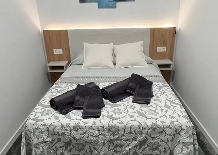 Jardin En El Centro Catedral * Oviedo